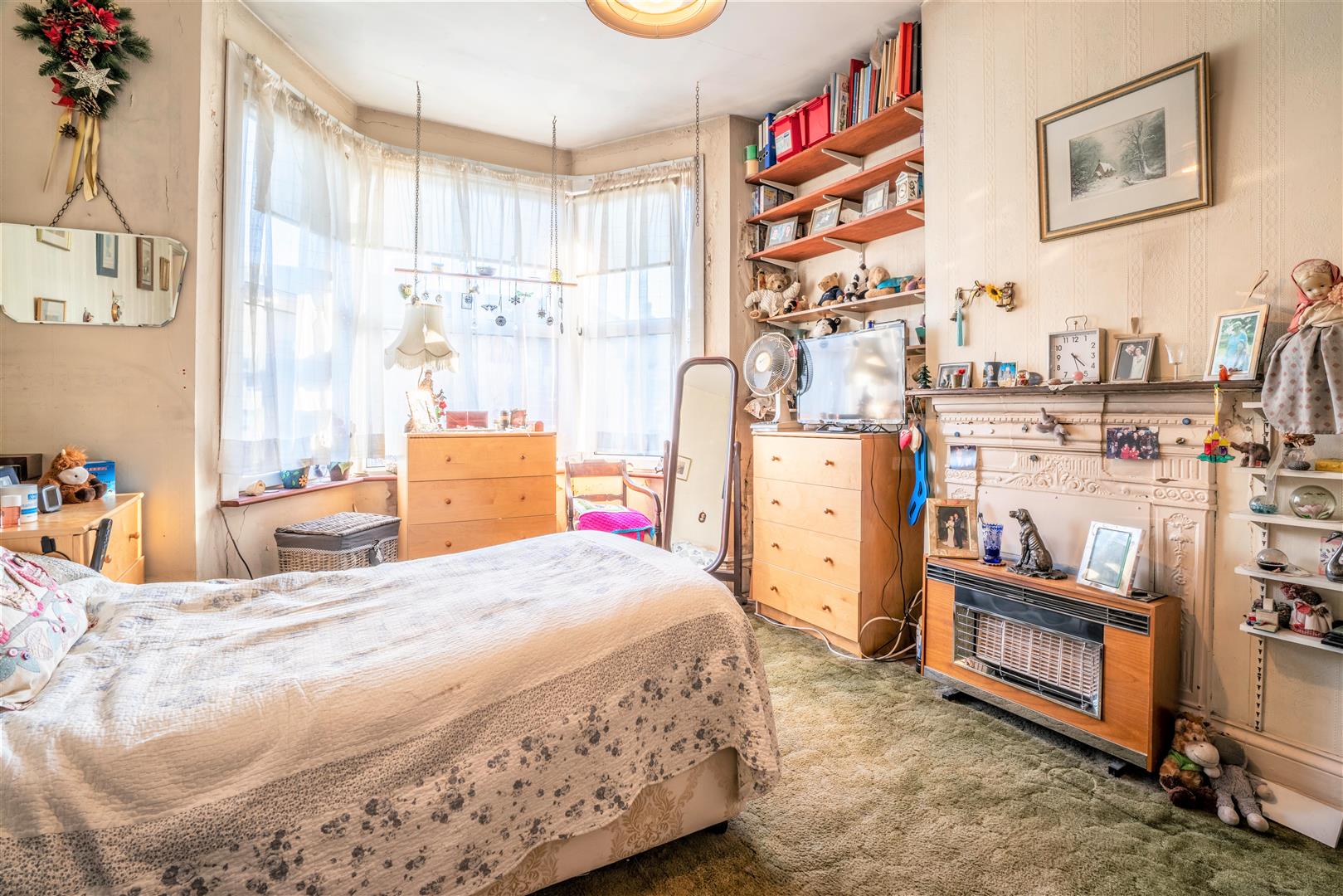 Cleveland Park Crescent, London Prestige & Village